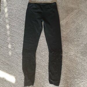 Black leggings with lace